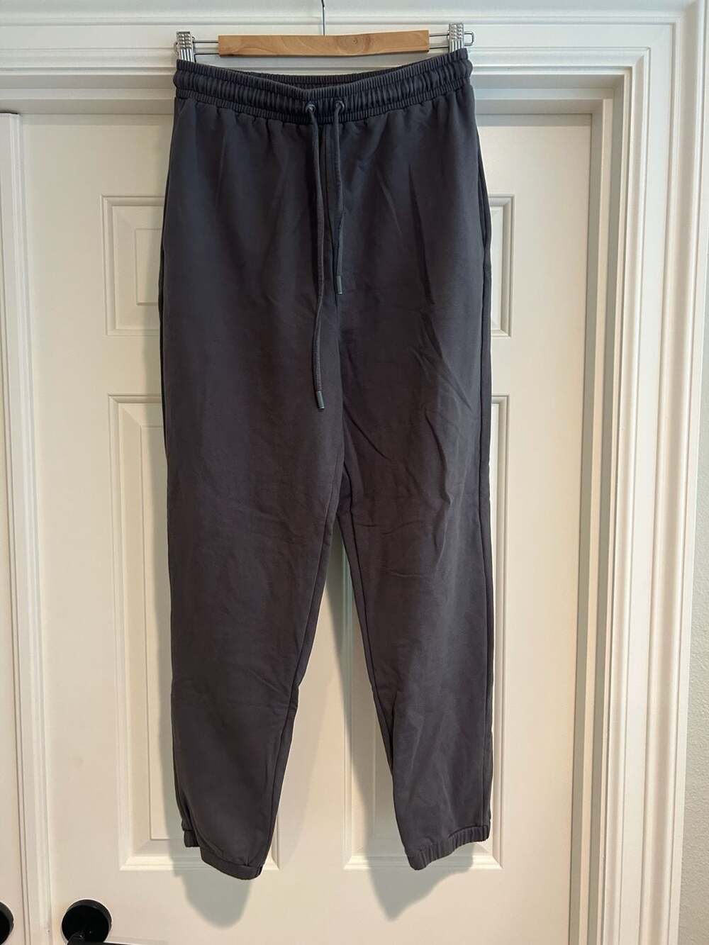 MESHKI Charcoal Grey Drawstring Cuffed Jogger Sweatpants Medium